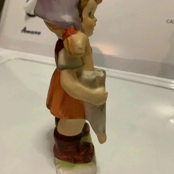 Girl Figuring - Picture 4 of 6